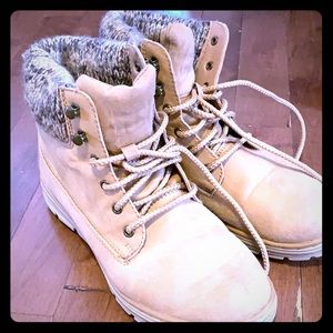 Cliffs hiking boots